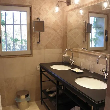 Holiday home Villa Maya Large Villa And Amazing Pool In Luberon *
